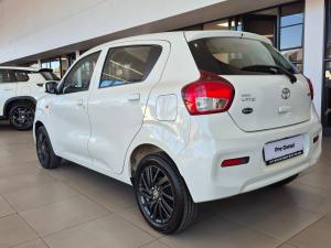 Toyota Vitz 1.0 XR AMT - Image 9
