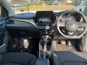 Toyota Starlet 1.5 XR automatic - Image 6