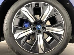 BMW iX xDRIVE40 - Image 8
