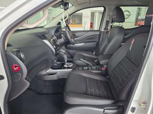 Nissan Navara 2.5DDTI PRO-4X Warrior 4X4 automatic D/C - Image 11