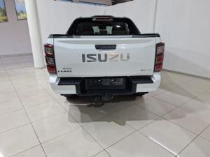 Isuzu D-Max 3.0TD double cab V-Cross 4x4 - Image 5