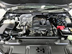 Mitsubishi Triton 2.4DI-D double cab 4x4 auto - Image 14