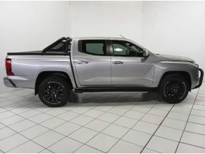 Mitsubishi Triton 2.4DI-D double cab 4x4 auto - Image 6
