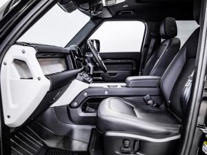 Land Rover Defender 110 D250 X-Dynamic SE - Image 10