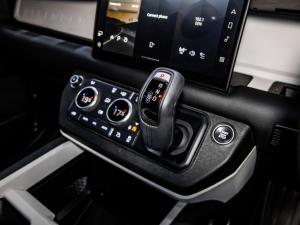 Land Rover Defender 110 D250 X-Dynamic SE - Image 16