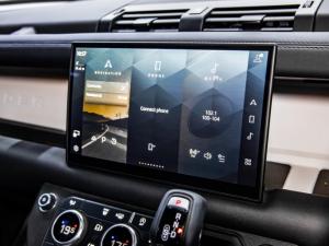 Land Rover Defender 110 D250 X-Dynamic SE - Image 23