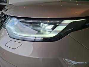 Land Rover Discovery D300 R-Dynamic SE - Image 14