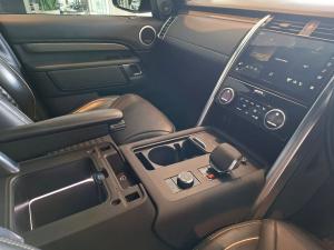 Land Rover Discovery D300 R-Dynamic SE - Image 21