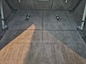 Land Rover Discovery D300 R-Dynamic SE - Image 26