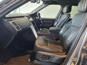 Land Rover Discovery D300 R-Dynamic SE - Image 29