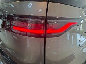Land Rover Discovery D300 R-Dynamic SE - Image 8