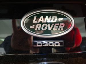 Land Rover Discovery D300 R-Dynamic SE - Image 9