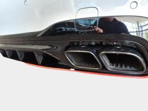 Mercedes-Benz C-Class C63 S - Image 19