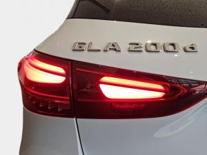 Mercedes-Benz GLA GLA200d Progressive - Image 18
