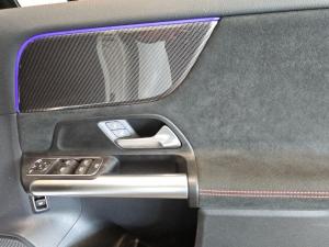 Mercedes-Benz GLA GLA200d Progressive - Image 19