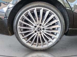Mercedes-Benz C-Class C220d Avantgarde - Image 9