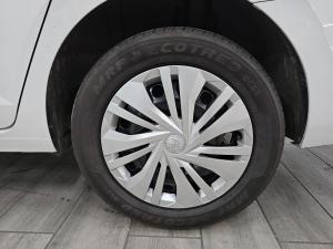 Volkswagen Polo sedan 1.6 manual - Image 4