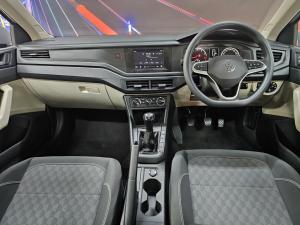Volkswagen Polo sedan 1.6 manual - Image 10