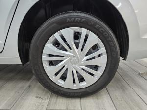 Volkswagen Polo sedan 1.6 manual - Image 4