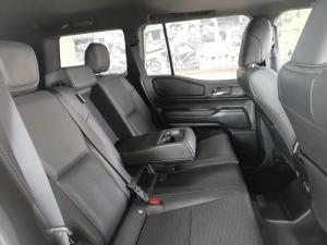 Toyota Land Cruiser Prado 2.8GD VX-R - Image 12