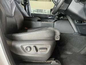 Toyota Land Cruiser Prado 2.8GD VX-R - Image 22