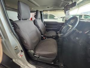 Suzuki Jimny 1.5 GLX AllGrip 3-door manual - Image 11