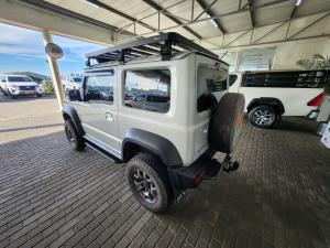 Suzuki Jimny 1.5 GLX AllGrip 3-door manual - Image 15
