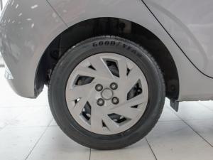 Hyundai Grand i10 1.2 Premium hatch - Image 14