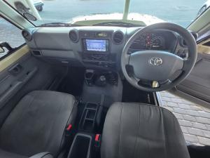 Toyota Land Cruiser 79 4.5D-4D LX V8 single cab - Image 10
