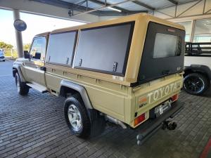 Toyota Land Cruiser 79 4.5D-4D LX V8 single cab - Image 14