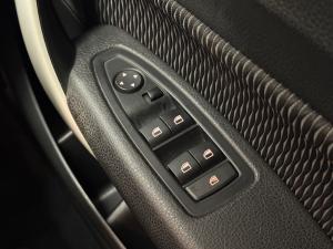BMW 1 Series 118i 5-door Sport auto - Image 19