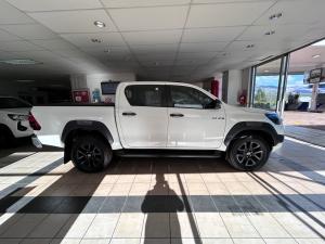 Toyota Hilux 2.8GD-6 double cab Legend auto - Image 3