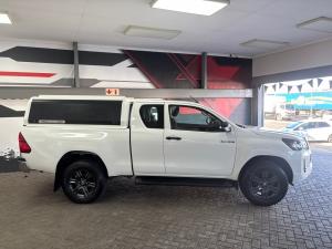 Toyota Hilux 2.4GD-6 Xtra cab Raider manual - Image 3