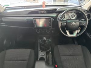 Toyota Hilux 2.4GD-6 double cab 4x4 Raider manual - Image 6