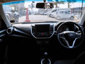 Toyota Vitz 1.0 XR manual - Image 6