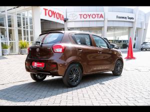 Toyota Vitz 1.0 XR manual - Image 2