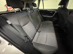 Toyota RAV4 2.0 GX auto - Image 14