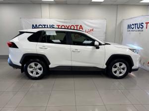Toyota RAV4 2.0 GX auto - Image 3