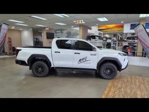 Toyota Hilux 2.8GD-6 double cab Raider 4x4 - Image 3