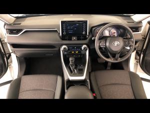 Toyota RAV4 2.0 GX auto - Image 6