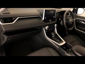 Toyota RAV4 2.0 GX auto - Image 7
