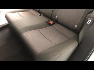 Toyota RAV4 2.0 GX auto - Image 12