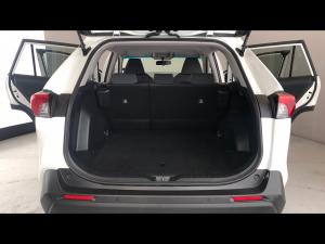 Toyota RAV4 2.0 GX auto - Image 13