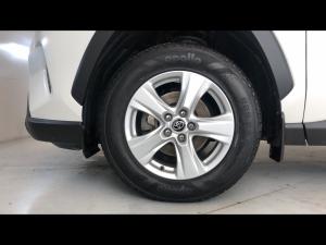 Toyota RAV4 2.0 GX auto - Image 18