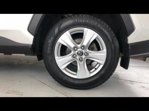 Toyota RAV4 2.0 GX auto - Image 19