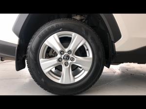 Toyota RAV4 2.0 GX auto - Image 20