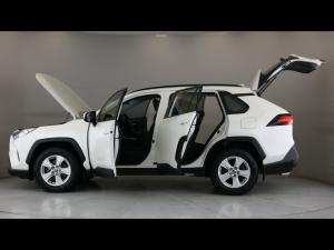 Toyota RAV4 2.0 GX auto - Image 26