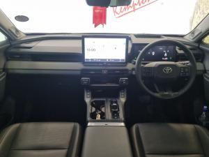 Toyota RAV4 2.5 HEV VX E-Four - Image 6