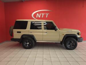 Toyota Landcruiser 76 2.8 GD-6 S/W - Image 3