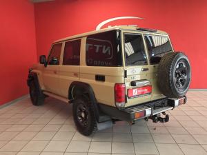 Toyota Landcruiser 76 2.8 GD-6 S/W - Image 9